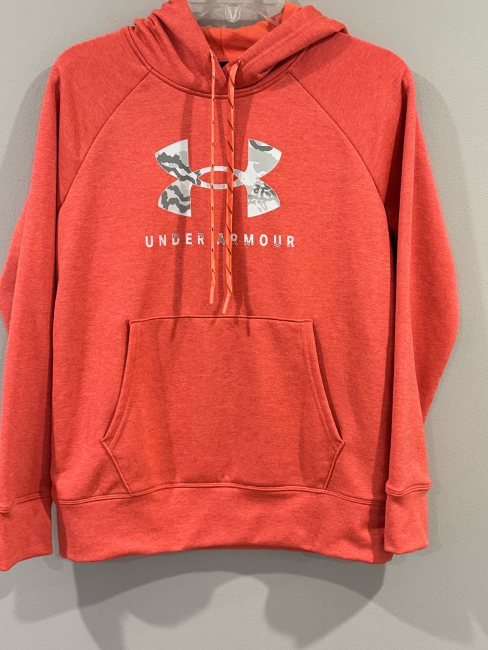 Under Armour Loose Womens Hoodie Camo Size XS Lightweight